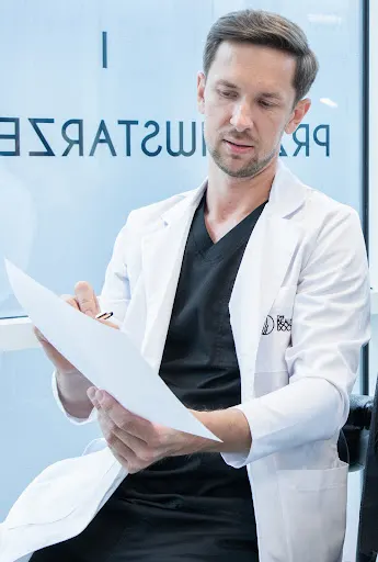 Lekarz Leszek Cichosz - Laryngolog dziecięcy | Klinika Medycyny Estetycznej Olsztyn